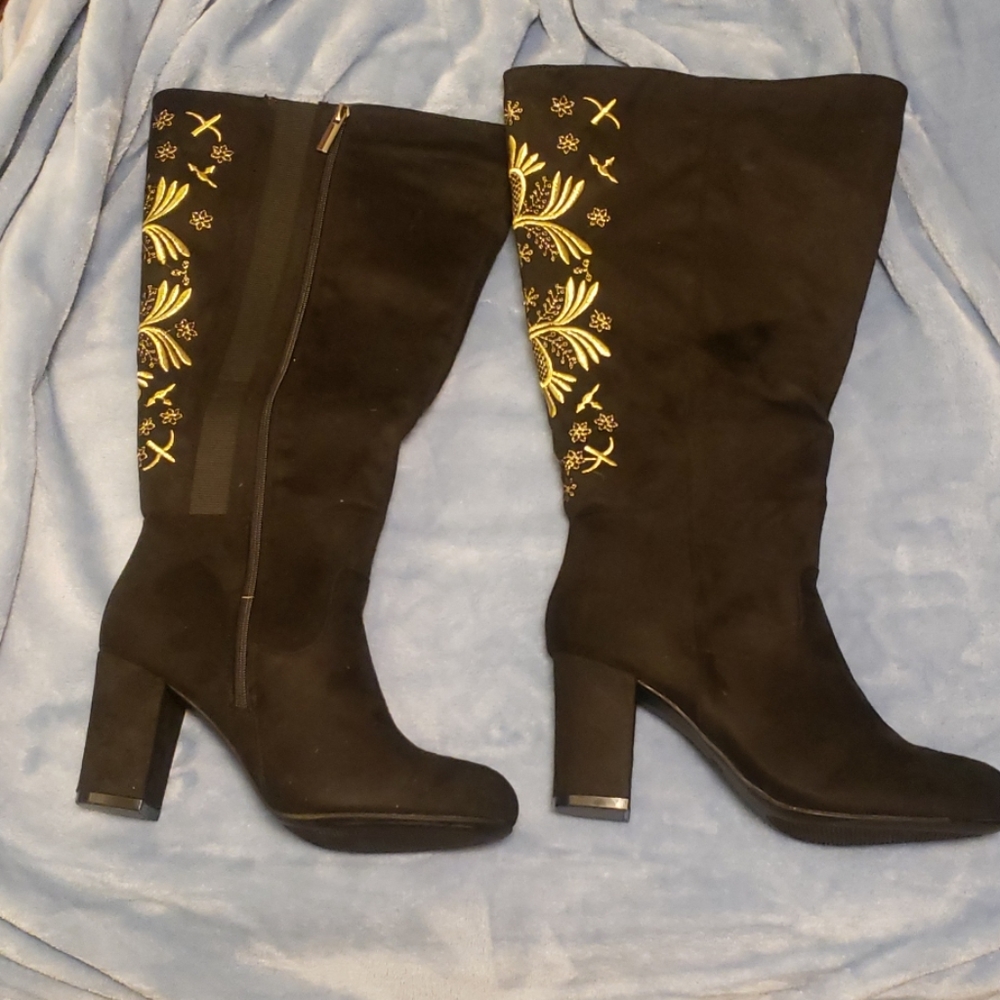 Avenue Fay Gold Embroidered Heeled Boot